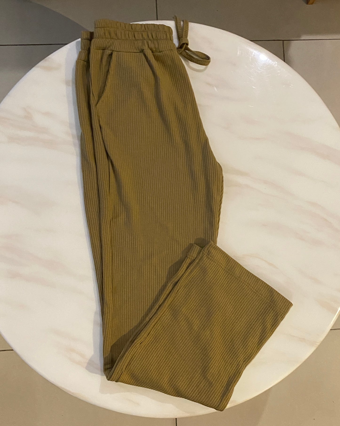 PANTALÓN TELA GALLETA