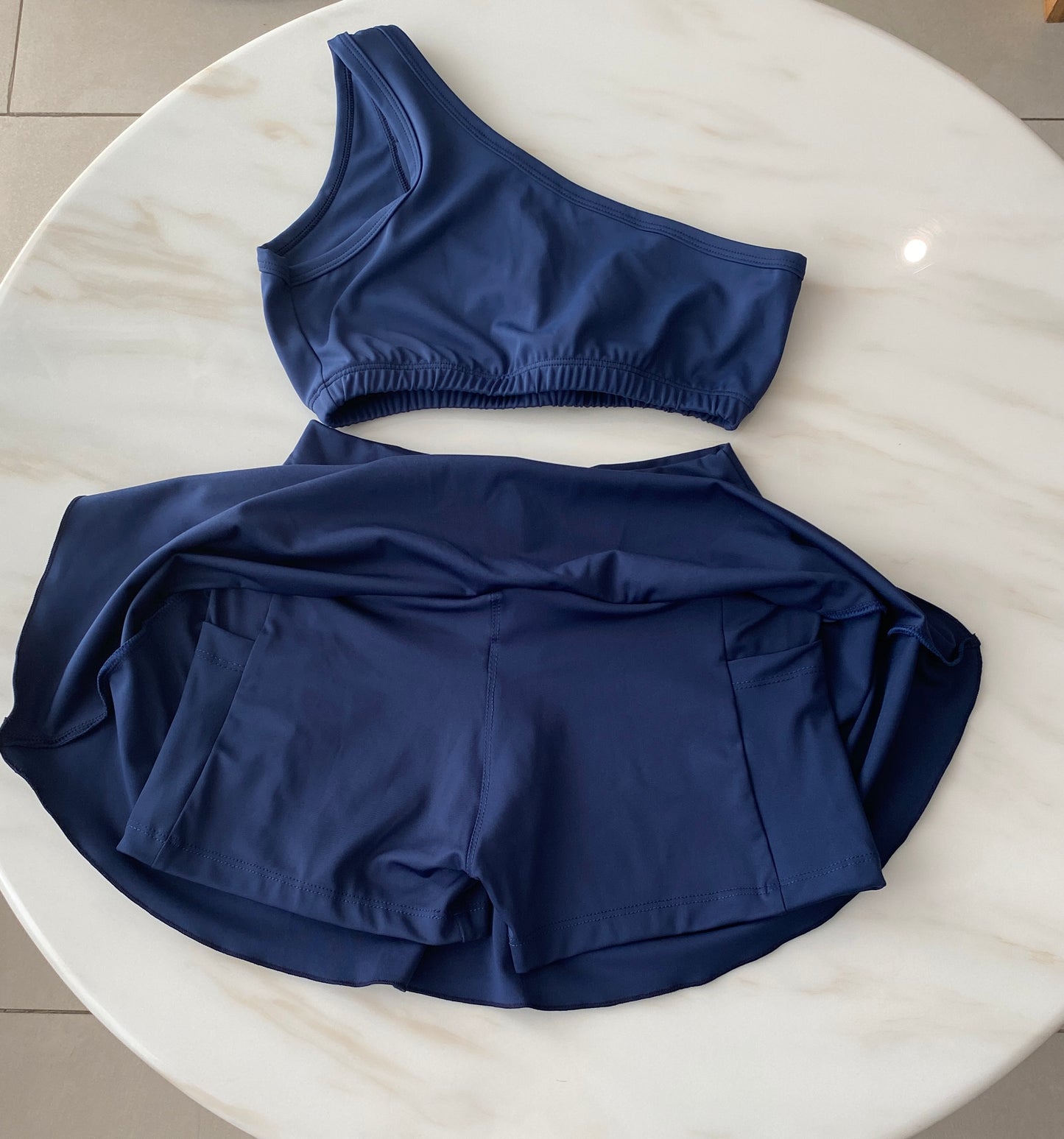 FALDA SHORT + TOP ARIEL