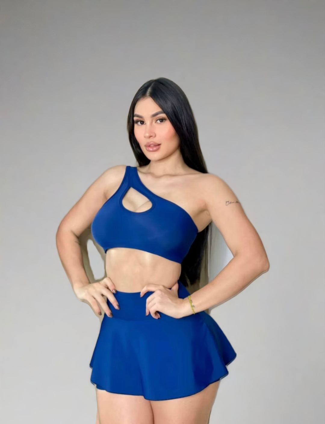 FALDA SHORT + TOP ARIEL